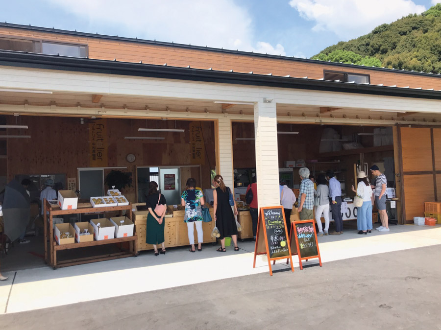 フルトリエ 中村果樹園 福岡県久留米市の果樹園 フルーツ狩りなら Fruitelier